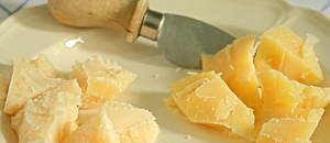 #Cheddar, #Parmesan (Parmigiano Reggiano) and #Sbrinz: the big three cheeses from Europe
