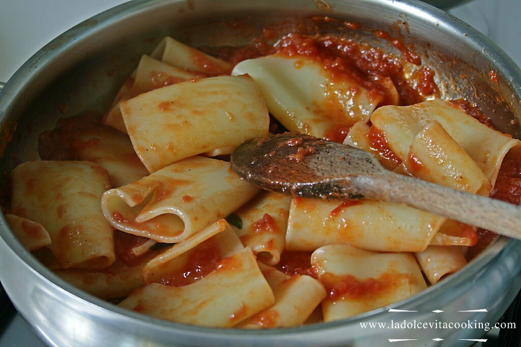 Tomato sauce with Paccheri