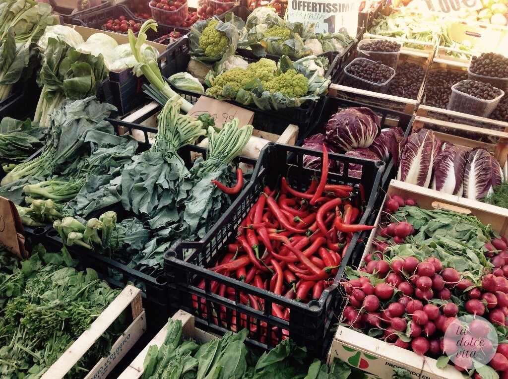 Italian street market, 11