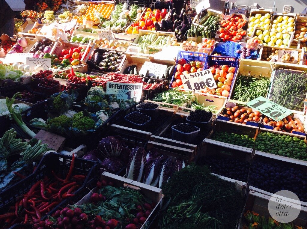 Italian street market, 12