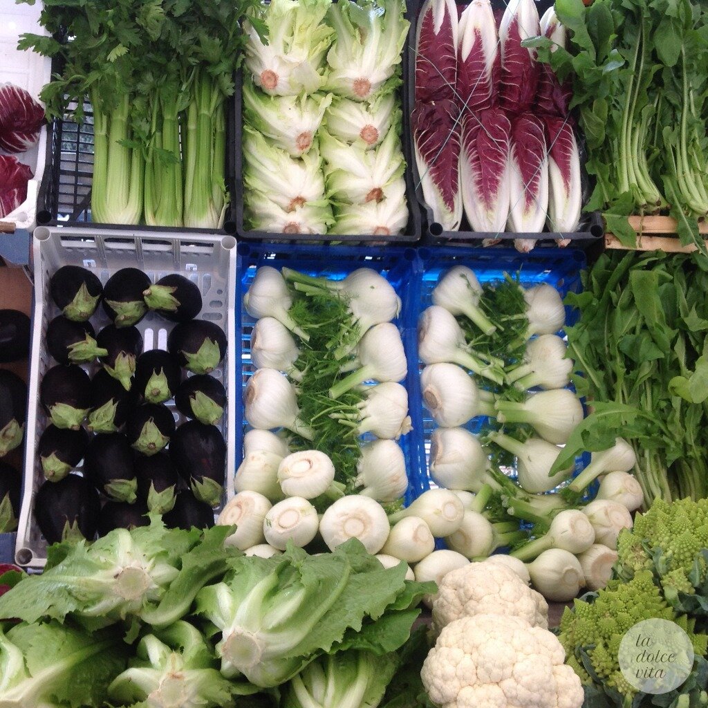 Italian street market, 14