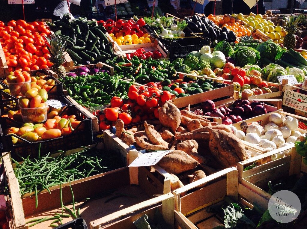 Italian street market, 2