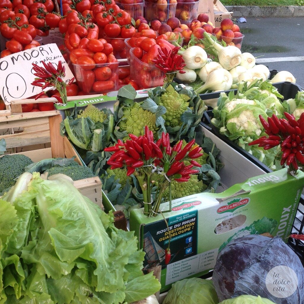 Italian street market, 4